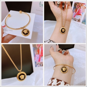 TT10285 - Set titan Versace (dây chuyền, vòng tay - màu vàng)