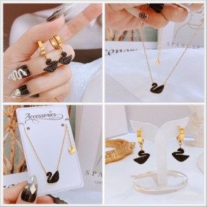 TT10302 - Set titan thiên nga đen (dây chuyền, bông tai - màu vàng)