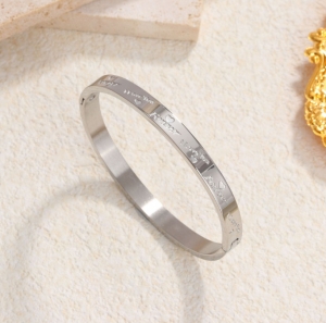 TTC10384 - Vòng tay titan khắc chữ I Love You Forerver (màu trắng)