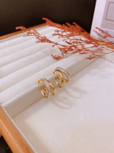TTC10438 - Bông tai titan phối đá vuông form C (màu vàng)