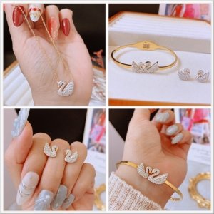 TT10468 - Set titan thiên nga đá trắng (dây chuyền, bông tai , vòng tay - màu vàng)