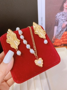 TTN10507 - Set titan trai nước ngọt VINTAGE (dây chuyền, bông tai - màu vàng)