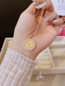 TTC10690 - Dây chuyền titan VERSACE viền đá (màu vàng)
