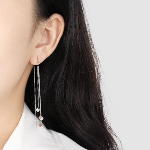 TTC10952 - Bông titan xỏ dây khối vuông tua rua (màu trắng)