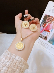 TT11071 - Set titan Versace (dây chuyền, bông tai - màu vàng)
