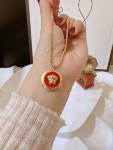 TTC11301 - Dây chuyền titan VERSACE đỏ