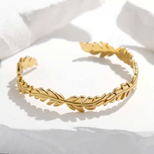 TTC11319 - Vòng tay titan cuff hình lá