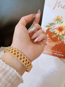 TTC11386 - Vòng tay titan đan chéo chạm