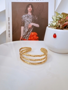 TTC11647-Vòng tay titan cuff đốt tre 3 hàng