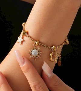 Lắc tay titan phối charm
