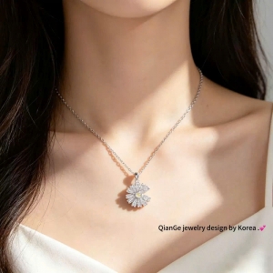 Dây chuyền cao cấp hoa cúc khuyết cánh