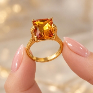 Nhẫn titan mặt đá màu trà