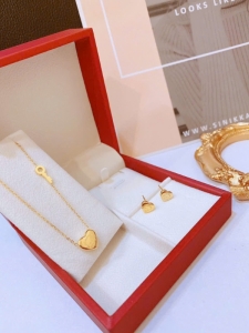 set titan tim khắc chữ