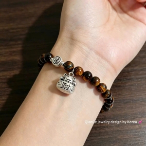 Vòng tay cao cấp đá mắt hổ mèo may mắn